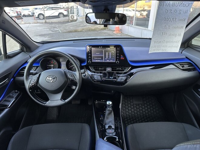 Toyota C-HR-10