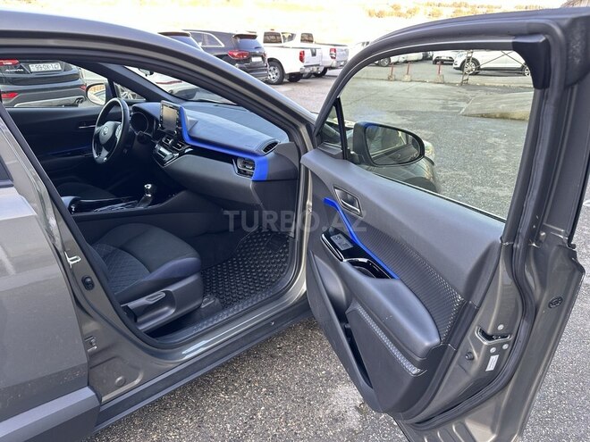 Toyota C-HR-18