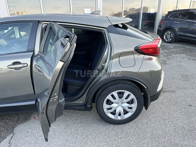 Toyota C-HR-20