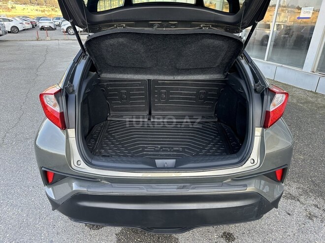 Toyota C-HR-21