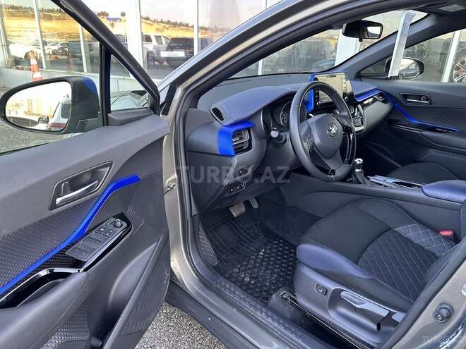 Toyota C-HR-14