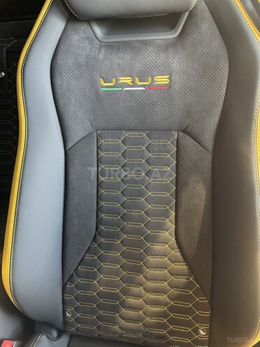 Lamborghini Urus-18