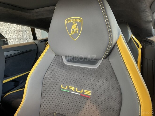 Lamborghini Urus-17