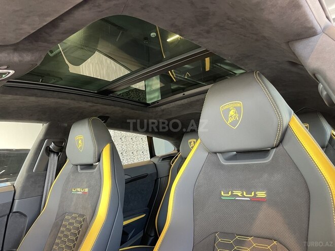Lamborghini Urus-15