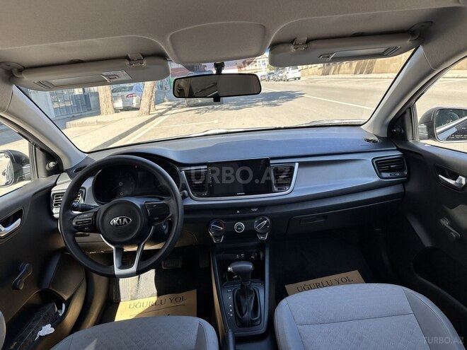 Kia Rio-13