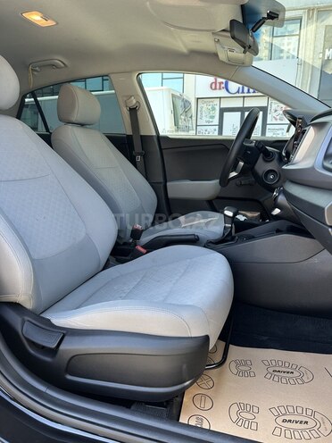 Kia Rio-15
