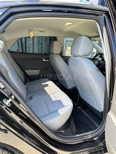 Kia Rio-12