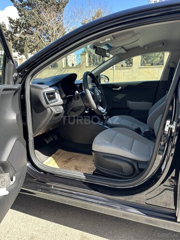 Kia Rio-16