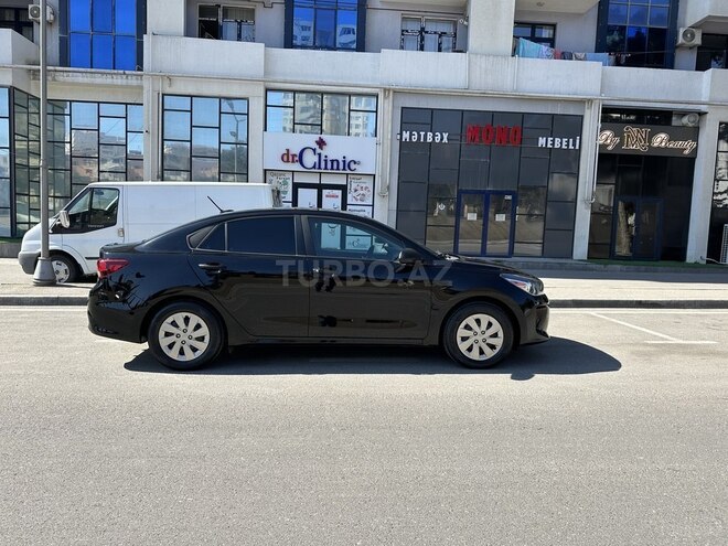 Kia Rio-11
