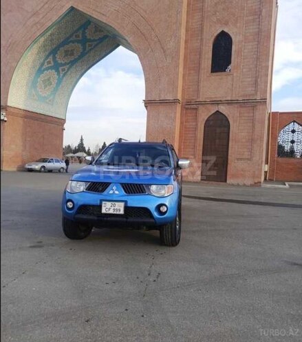 Mitsubishi L200-9