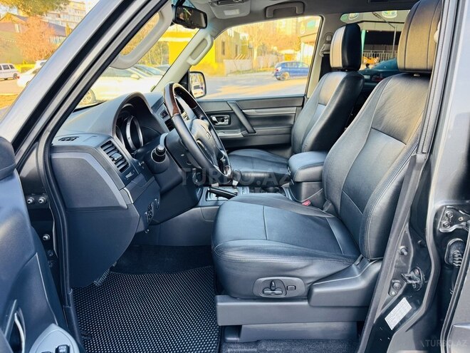 Mitsubishi Pajero-18