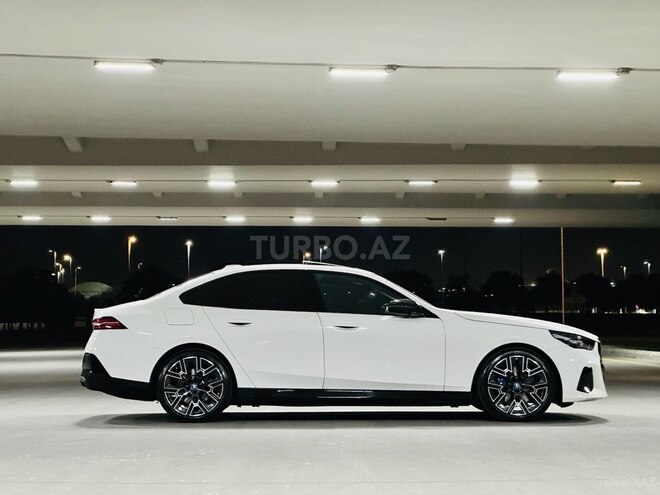 BMW i5 2024, 7,500 km - 0.0 l - Bakı