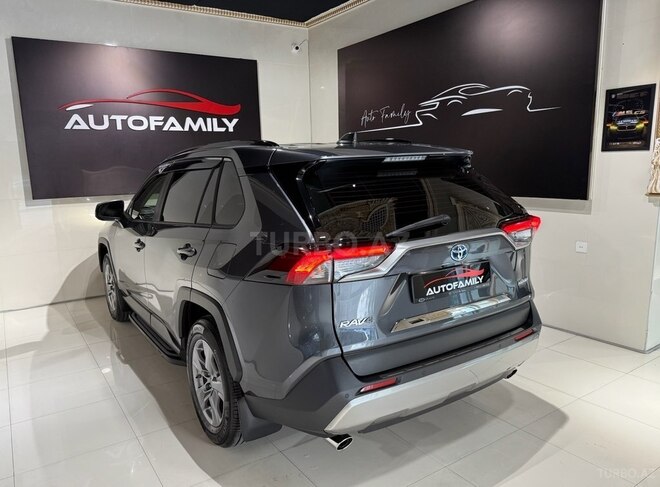 Toyota RAV4-5