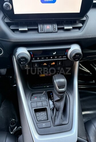 Toyota RAV4-8