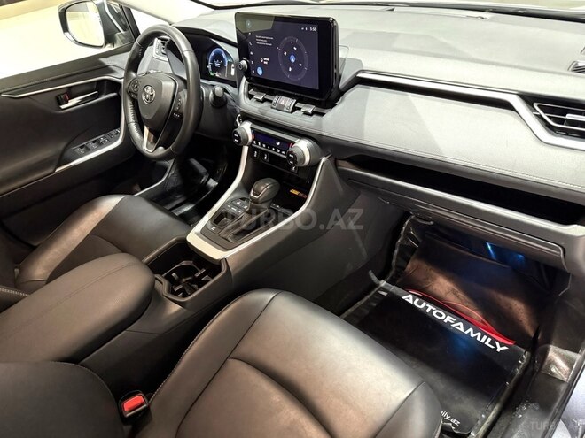 Toyota RAV4-9