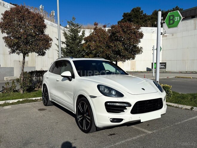 Porsche Cayenne Turbo-2