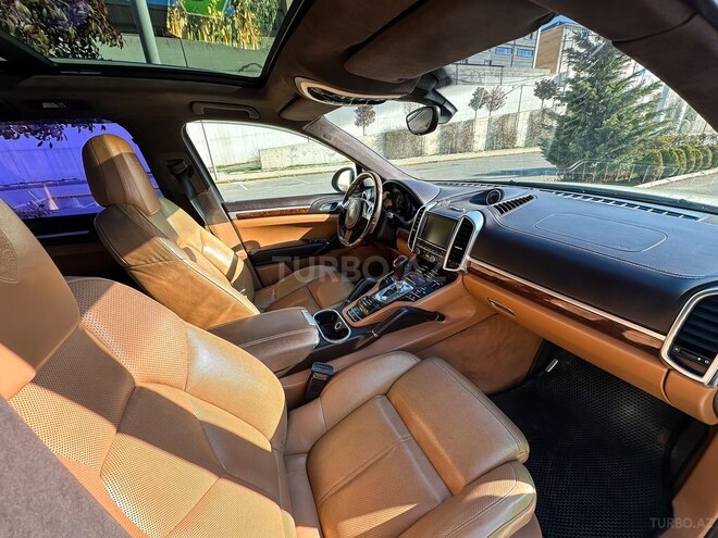 Porsche Cayenne Turbo-8