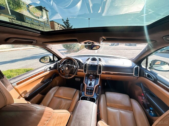Porsche Cayenne Turbo-14