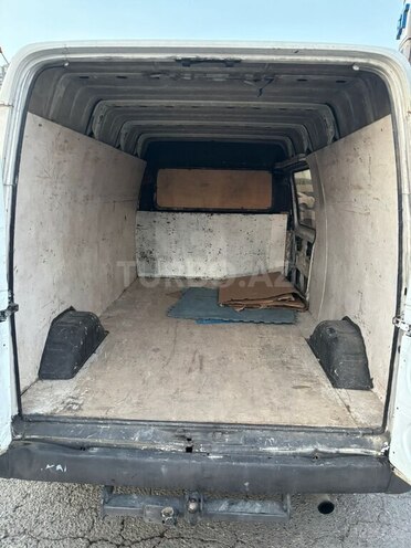 Ford Transit-6