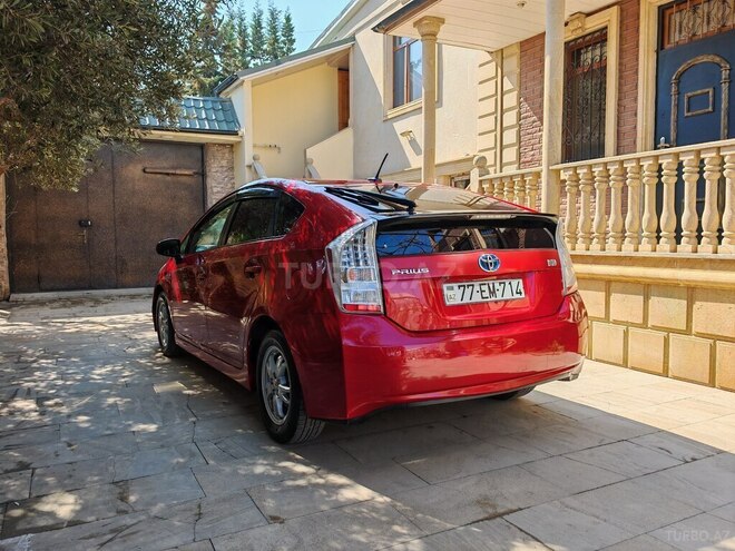 Toyota Prius-5