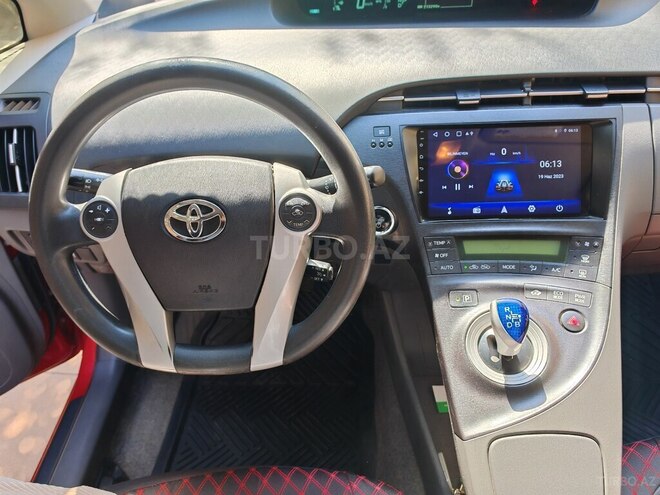 Toyota Prius-10