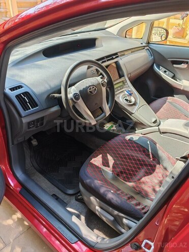 Toyota Prius-9