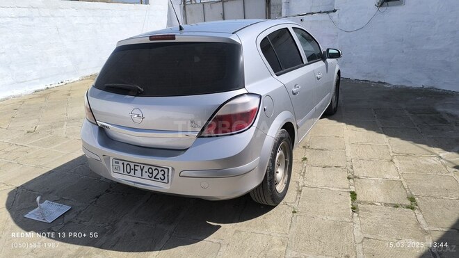 Opel Astra 2004, 268,000 km - 1.4 л - Salyan