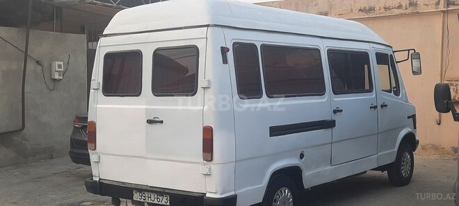 Mercedes 208 D 1990, 354,273 km - 2.3 l - Bakı