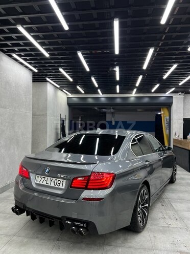 BMW 520 2015, 302,000 km - 2.0 l - Bakı