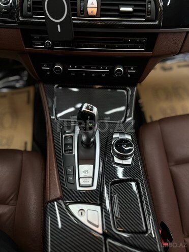 BMW 520 2015, 302,000 km - 2.0 l - Bakı