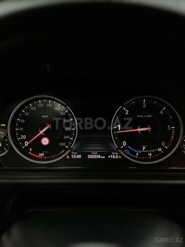 BMW 520 2015, 302,000 km - 2.0 l - Bakı
