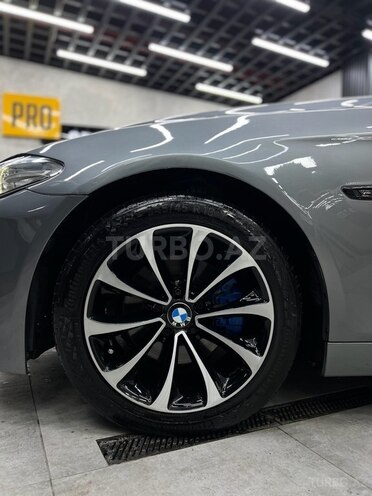 BMW 520 2015, 302,000 km - 2.0 l - Bakı