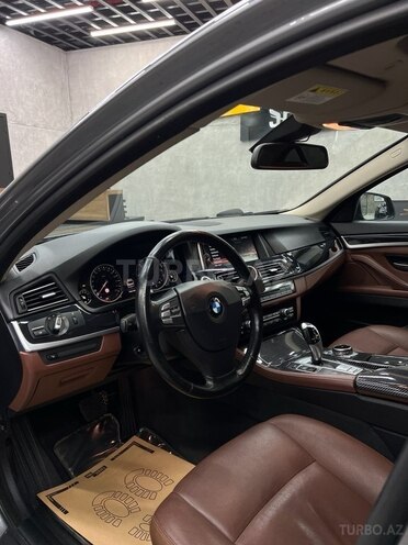 BMW 520 2015, 302,000 km - 2.0 l - Bakı