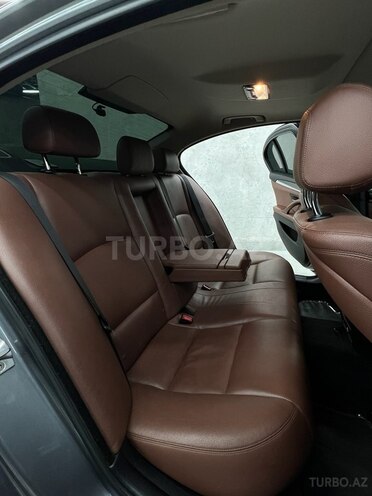 BMW 520 2015, 302,000 km - 2.0 l - Bakı