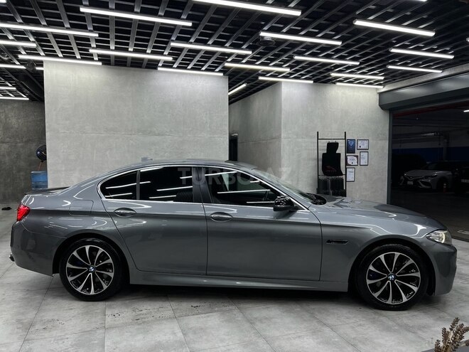 BMW 520 2015, 302,000 km - 2.0 l - Bakı