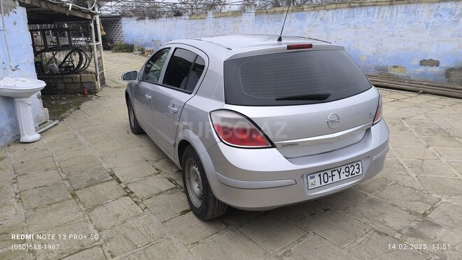 Opel Astra 2004, 268,000 km - 1.4 л - Salyan