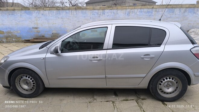 Opel Astra 2004, 268,000 km - 1.4 л - Salyan