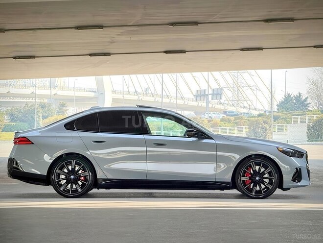 BMW i5-5
