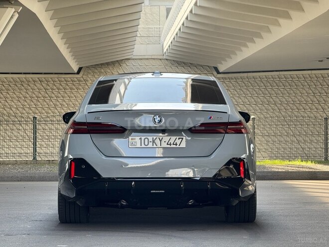 BMW i5-10