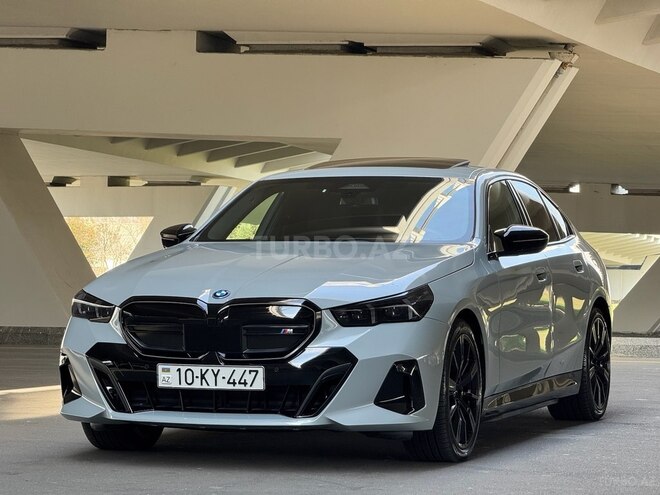 BMW i5-1