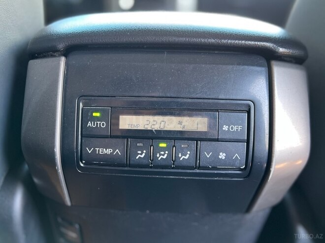 Toyota Land Cruiser Prado-12