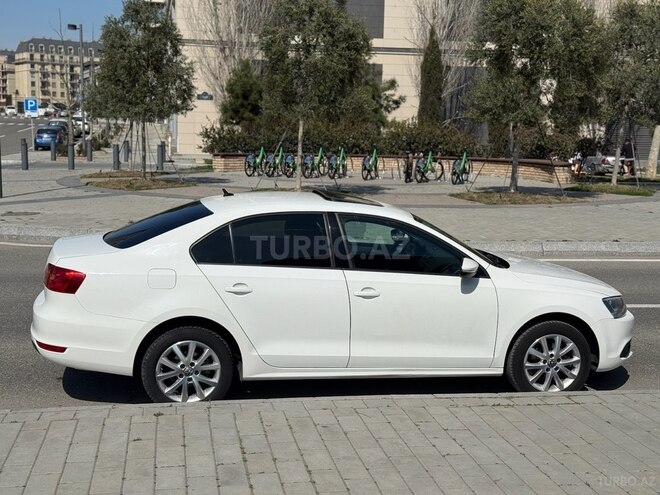 Volkswagen Jetta-4