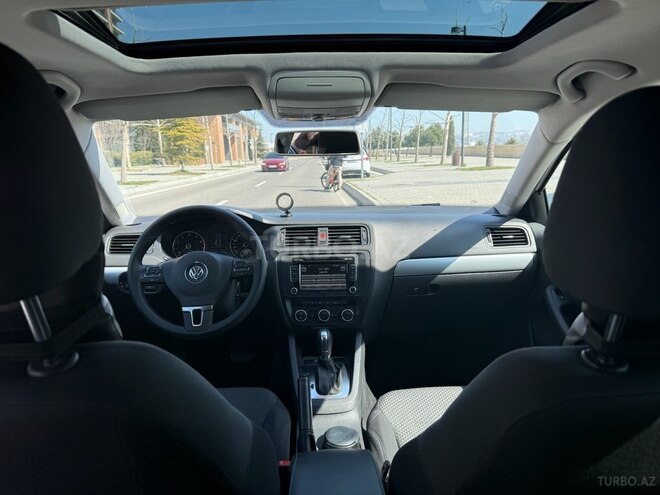 Volkswagen Jetta-5