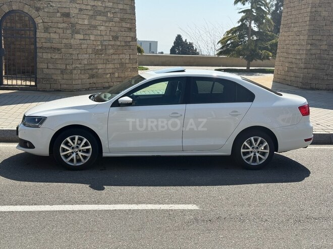 Volkswagen Jetta-2