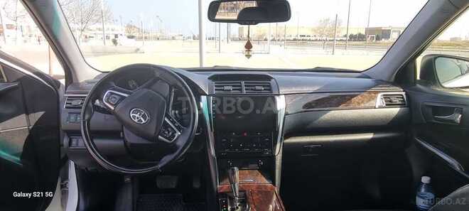 Toyota Camry-7