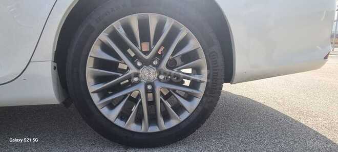 Toyota Camry-9