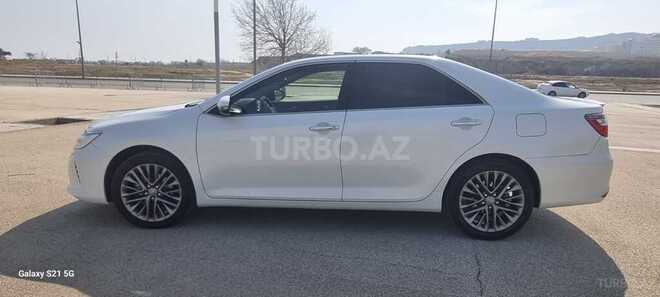 Toyota Camry-5