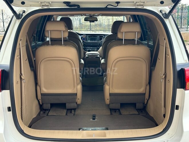 Kia Carnival-6
