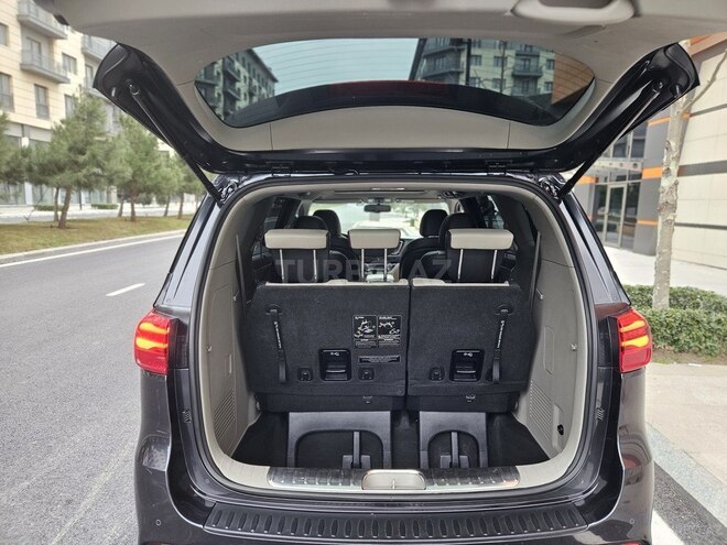 Kia Carnival-19