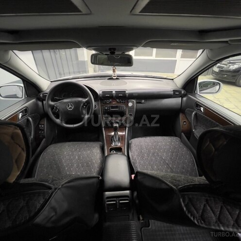 Mercedes C 240-11